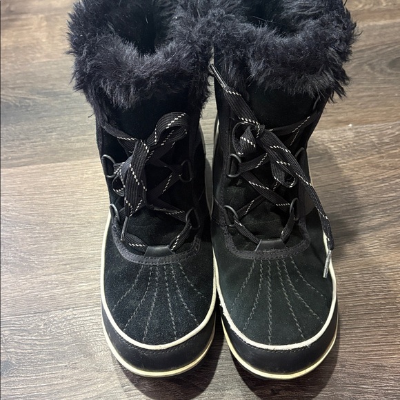 Sorel Women's Black Fur-Lined Winter Boots - Picture 2 of 6